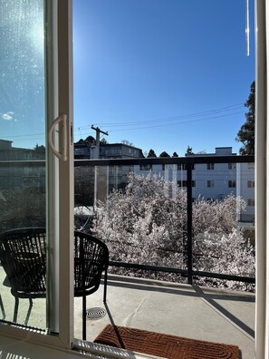 Unclassified image, 3 of 21, button - Sunny Central and Quiet ! Walk anywhere from this sweet Cook St Village condo (Victoria)