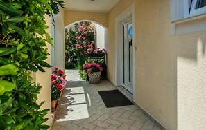 Terrace/patio - 1 bedroom nice apartment in Barbat (Barbat)