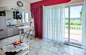 Microwave, stovetop, coffee/tea maker, cookware/dishes/utensils - Gorgeous apartment in Barbat with house sea view (Barbat)