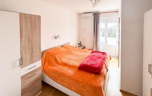 2 bedrooms, free WiFi