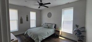 Room - Industrial Modern Loft in Historic Downtown Miamisburg (Miamisburg)