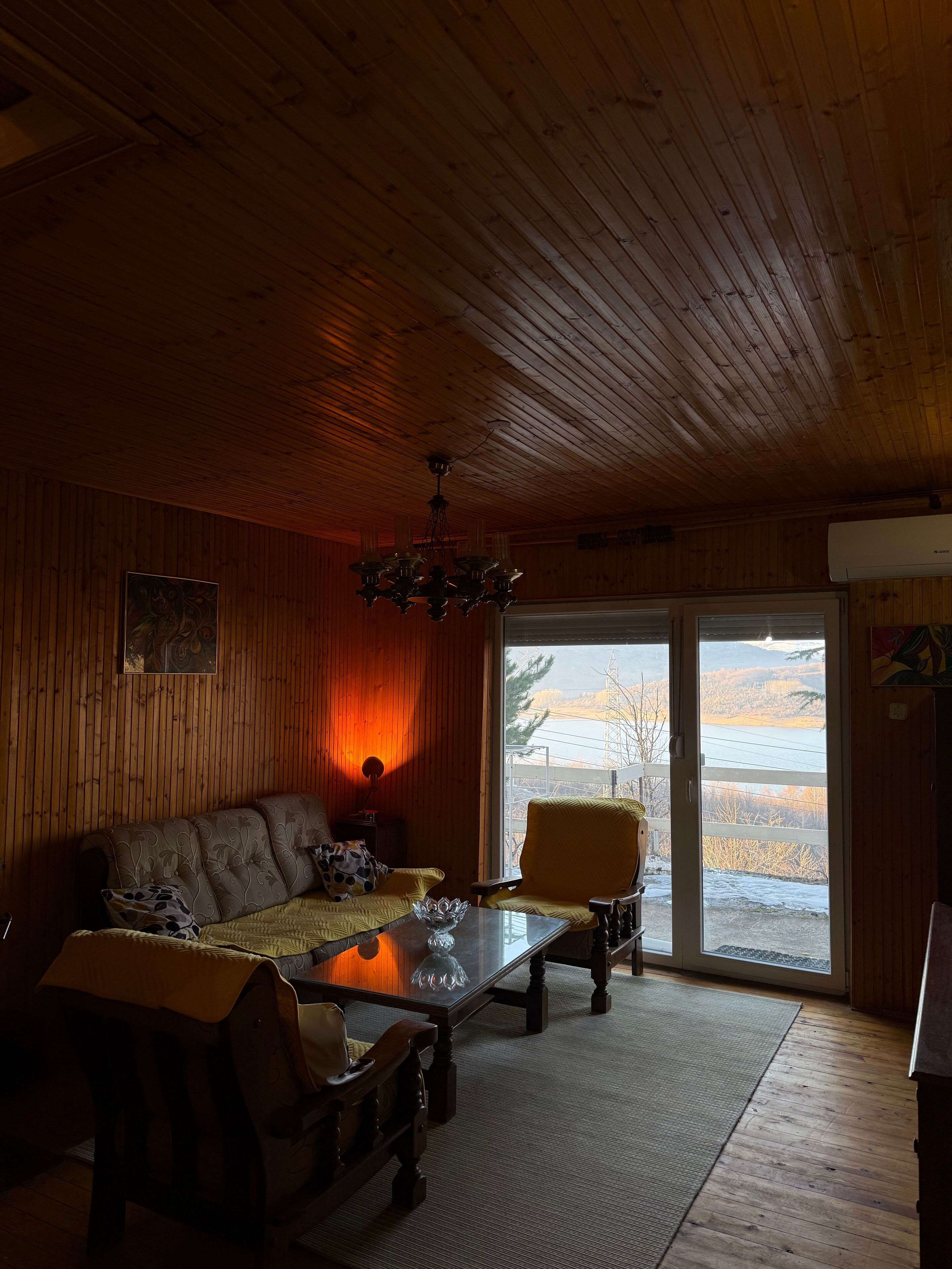 Chalet, 2 Bedrooms, Balcony, Lake View | Living room