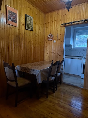 Chalet, 2 Bedrooms, Balcony, Lake View | Dining room - Mavrovo Lake View Chalet (Leunovo)
