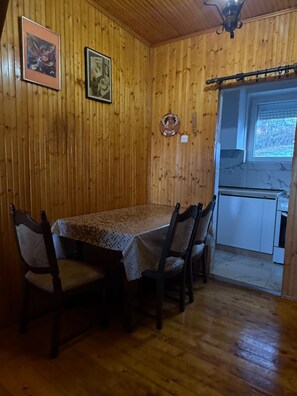 Chalet, 2 Bedrooms, Balcony, Lake View | Dining room - Mavrovo Lake View Chalet (Leunovo)