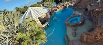 Dockside Getaway Spacious 4 Bedroom Waterfront Retreat Stylish and Comfortable