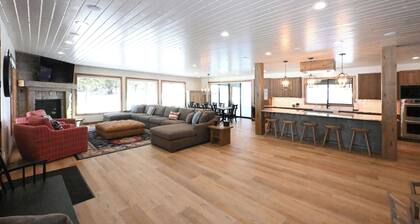 Luxury Yellowstone Cabin w/ Hot Tub | 6BR with Game Room | Sleeps 15