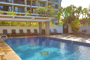 Outdoor pool - Fantastic 1-bedroom Maui condo in Kihei, Beach Access, A/C, Pool, Prime Location (Kihei)