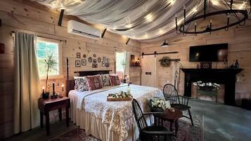 1 bedroom, iron/ironing board, travel crib, free WiFi