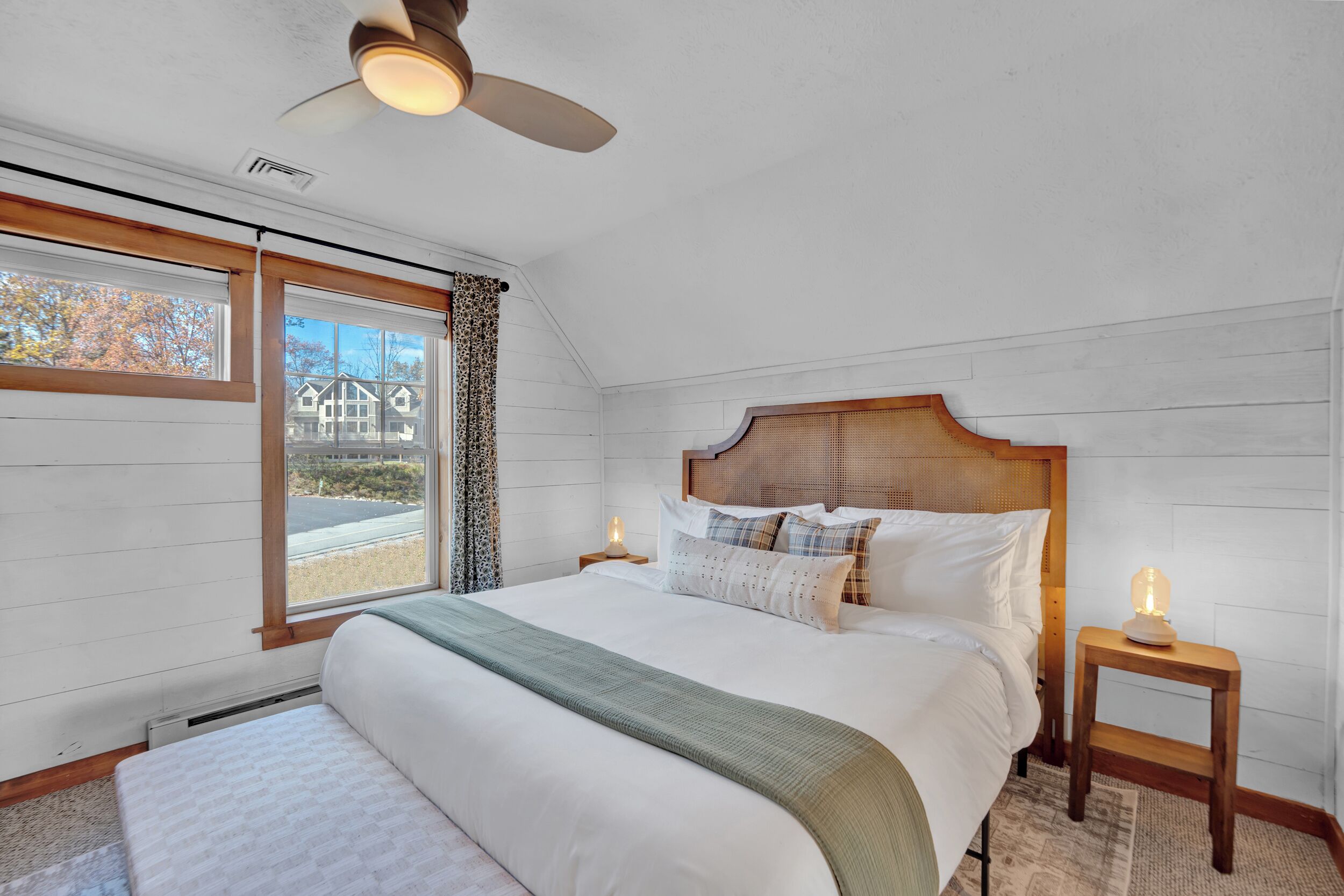 3 bedrooms, iron/ironing board, Internet, bed sheets
