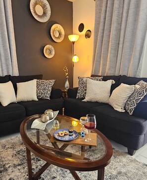 Smart TV - Villa De Gloria - Luxury Stay - Memorable Experiences (Bayamon)