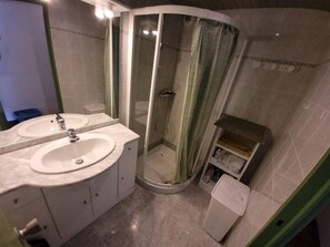 Bathroom - Résidence Terrasses de l'Océan Apartment terrace and pking near beach (CAPBRETON)
