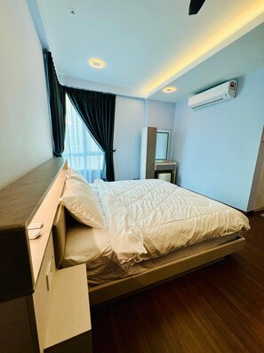 3 bedrooms, iron/ironing board, WiFi, bed sheets - Comfortable , near shop and quiet.. (Sandakan)