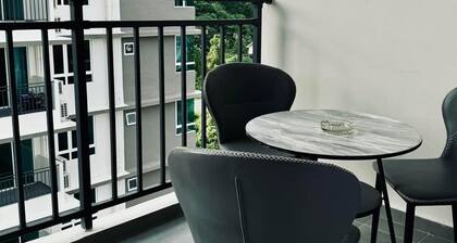 Comfortable , near shop and quiet..