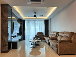 Smart TV - Comfortable , near shop and quiet.. (Sandakan)