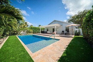 A heated pool - 217 Managed by Brampton Park (Delray Beach)