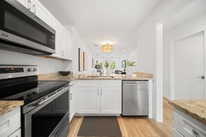 Fridge, microwave, oven, stovetop - 217 Managed by Brampton Park (Delray Beach)