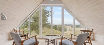 Peaceful holiday home with views of the dunes