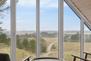 Interior - Peaceful holiday home with views of the dunes (Frøstrup)