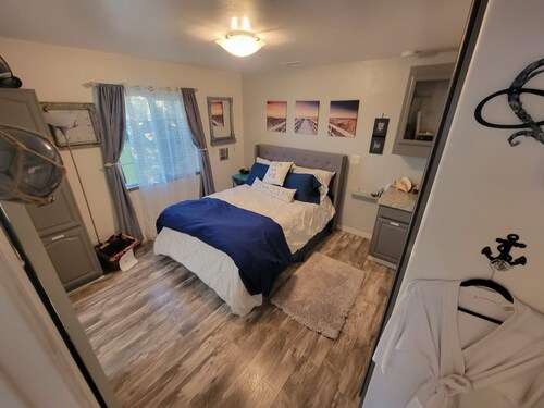 Adorable Beach House 1/2 mile from the Beach