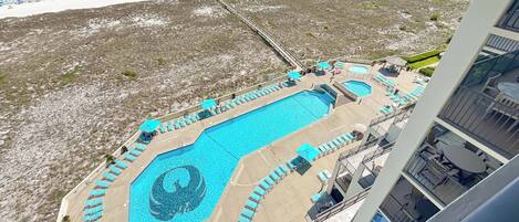 Una piscina techada, una piscina climatizada