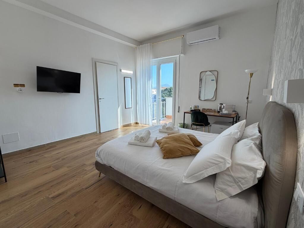 Deluxe Double Room, Balcony, City View