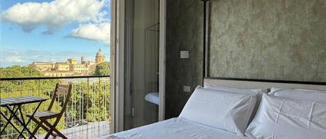 Exclusive Quadruple Room, Balcony, City View