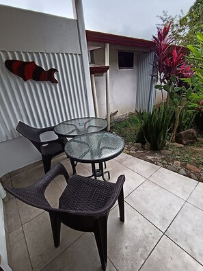 Outdoor dining - Cute studio with AC near Chaman beach Uvita Puntarenas (Uvita)
