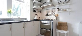 Peaceful retreat between Glasgow & Edinburgh with Outlander Studios next door!