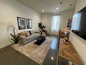 Living area - Corner unit, This gem located in Midtoown/attached parking garage (Nashville)