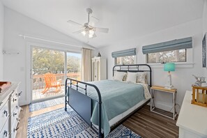 2 bedrooms, free WiFi, bed sheets - DUCK-8 “Sugar Shack” • Ocean Side • Sound access • New Renovated (Kitty Hawk)