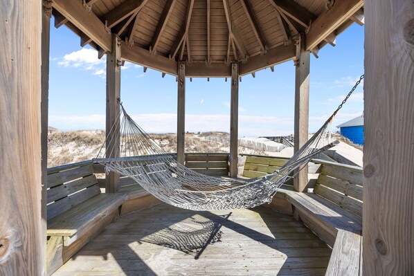 Property grounds - SNH-9 Sammy's Sandbox • Ocean Front • Short Stays! (Nags Head)