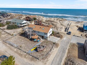 On the beach - SNH-9 Sammy's Sandbox • Ocean Front • Short Stays! (Nags Head)