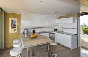 Fridge, microwave, oven, dishwasher - BAY WATCH - Studio Héliopolis O16 - Luxe - 4 people (AGDE)