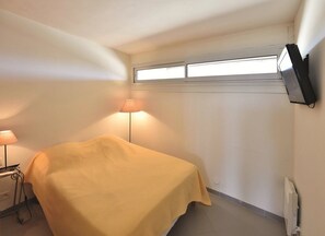 1 bedroom, free WiFi - CRAZY - Port Ambonne Apartment PA335 - Luxury - 4 people (AGDE)
