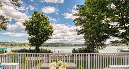 Sparkling 4-bedroom cottage with AC on Prestine Walloon Lake