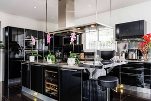 Fridge, cookware/dishes/utensils - Exceptional Californian-Style Villa with Red Pool in Antibes (ANTIBES)