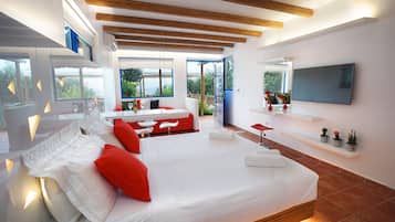 Deluxe Suite, Sea View | Free WiFi
