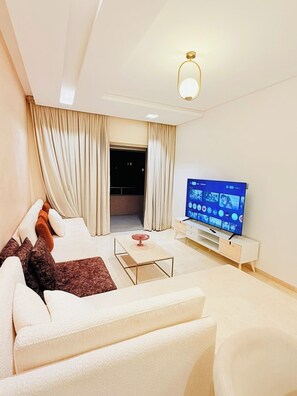 Living area - Luxurious golf-view apartment near the airport (Marrakech)
