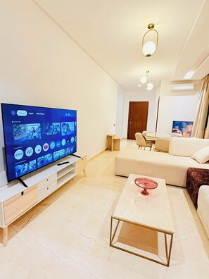 Living area - Luxurious golf-view apartment near the airport (Marrakech)