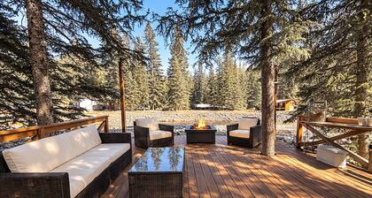 Relaxing Creekside Cabin with Waterfront Deck, Firepit, Pet Friendly