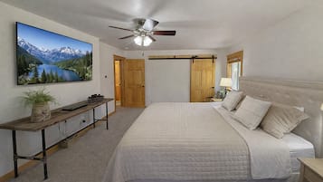 3 bedrooms, desk, iron/ironing board, free WiFi