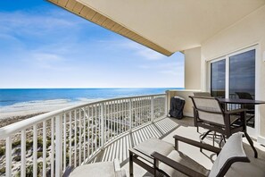 Outdoor dining - Oceanfront Penthouse Retreat – 7th Floor at Ocean Place (Fernandina Beach)
