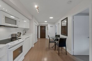 Private kitchen - The Kimberly - 5 min to CN Tower - FREE Parking (Toronto)