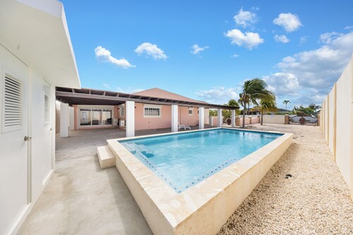 Serenity at Baby Beach