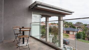 House, 2 Bedrooms, Balcony | Balcony