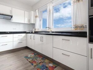 Kühlschrank, Mikrowelle, Ofen