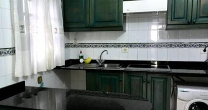 Country House in El Pinar: Garden, BBQ & Mountain Views