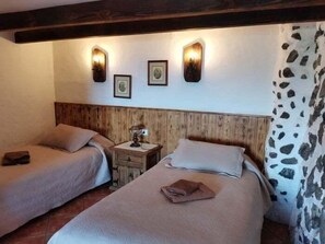 Room - Apartment in Frontera: Tennis, Pool & A/C (Sleeps 6) (Frontera)