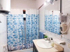 Hair dryer - Country House in Hermigua: 2 Terraces, BBQ & Views (Sleeps 6) (Caleta)