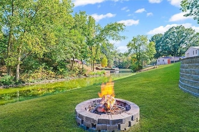 Lake Mattoon Hideaway